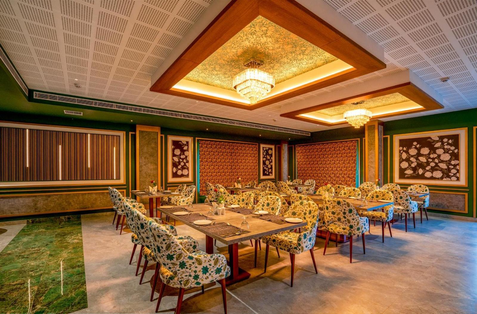 Hotel Grand Avenue Pambadi Exterior photo